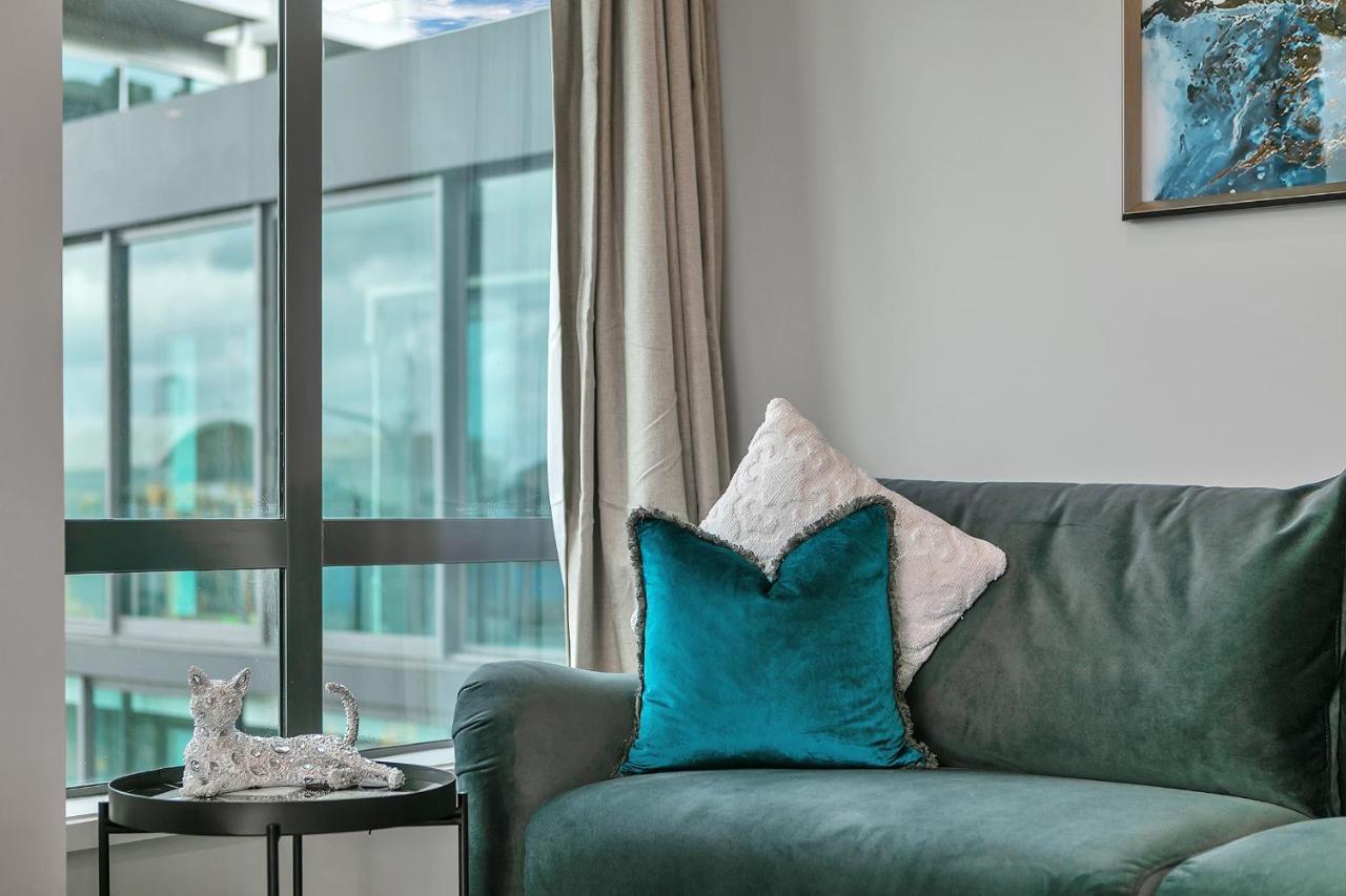 Your Renovated Retreat + Cp โอ๊คแลนด์ ภายนอก รูปภาพ