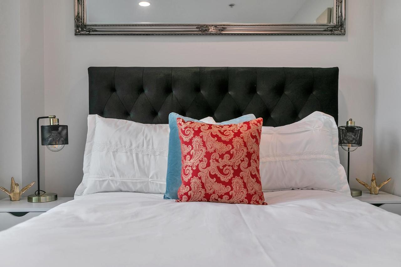 Your Renovated Retreat + Cp โอ๊คแลนด์ ภายนอก รูปภาพ